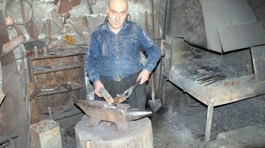 Demircilik Mesleği Makineleşmeye Yenik Düştü