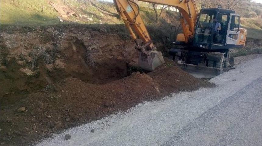İki Mahallenin Yolu B&uuml;y&uuml;kşehirden