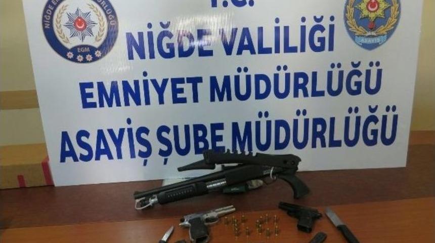 Silahla Yaralama Ve Tehdit Su&ccedil;larından Aranan 4 Kişi Yakalandı