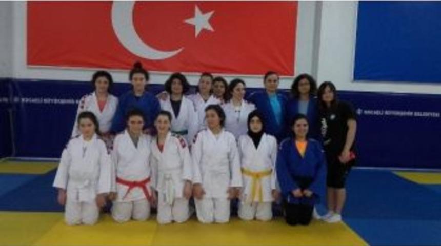 Kağıtspor Judocularının Anneleri Spora Başlayarak Madalya Hedefi Koydu