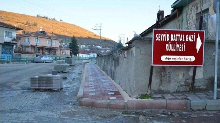 Seyitgazi&rsquo;de Kaldırımlar Yenileniyor