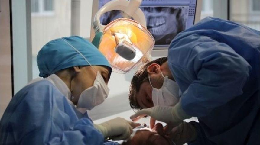 Y&uuml;z, &Ccedil;ene Ve Diş Bozukluklarına &Ccedil;&ouml;z&uuml;m &rsquo;ortognatik &Ccedil;ene Cerrahisi&rsquo;