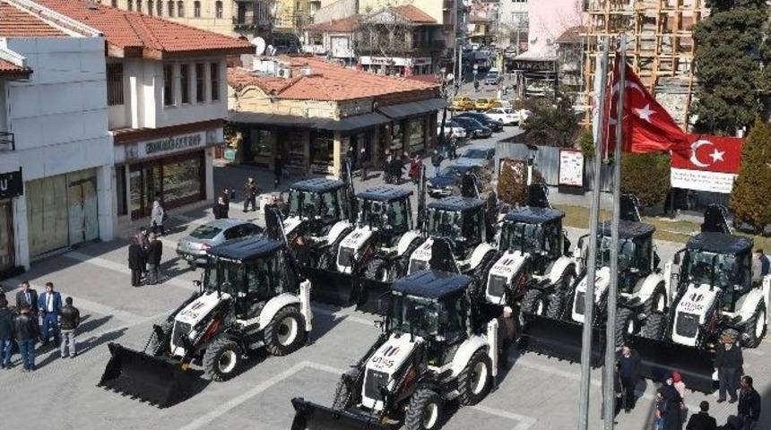 Uşak Belediyesi Ara&ccedil; Parkurunu B&uuml;y&uuml;tmeye Devam Ediyor