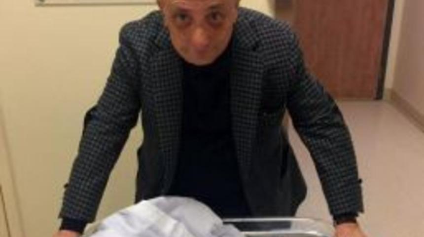 Ahmet Nur &Ccedil;ebi&rsquo;nin Mutlu G&uuml;n&uuml;