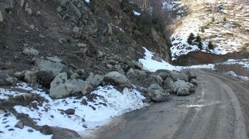 Karların Erimesi Heyelan Ve Kaya D&uuml;şmelerine Yol A&ccedil;ıyor