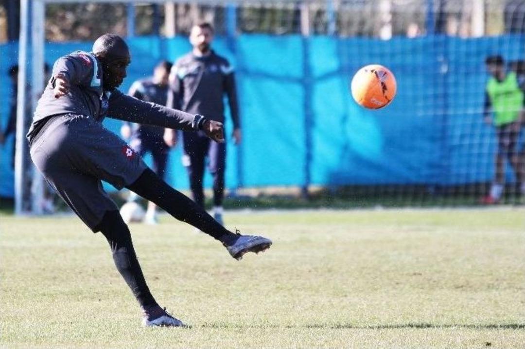 Adana Demirspor, Boluspor Ma&ccedil;ı Hazırlıklarını S&uuml;rd&uuml;r&uuml;yor