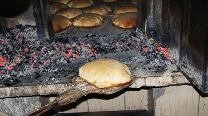 Kaymakam Hem Tanıttı Hem De İkram Etti