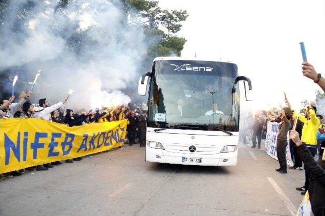 Fenerbah&ccedil;e&rsquo;ye Coşkulu Karşılama