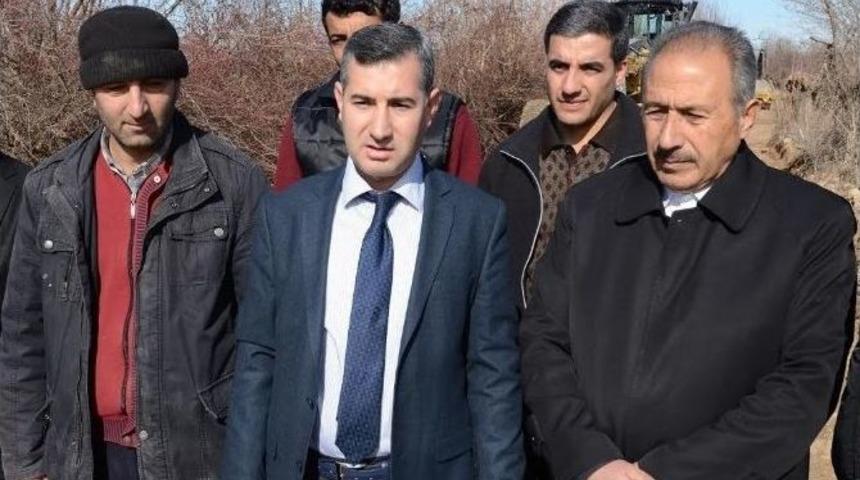 Yol &Ccedil;alışmaları Dilek Ve S&uuml;tl&uuml;ce Mahallelerinde Devam Ediyor