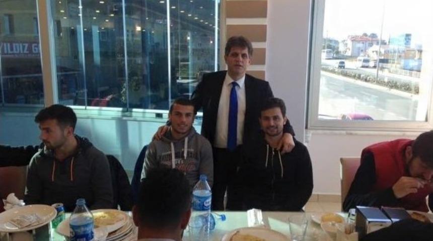 Arsinsporlu Futbolculara Başkan Şen&rsquo;den Pide Ziyafeti