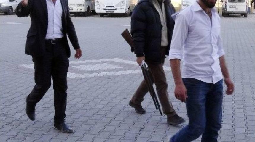 Kuzenlerin Kavgası Kanlı Bitti: 2 Yaralı