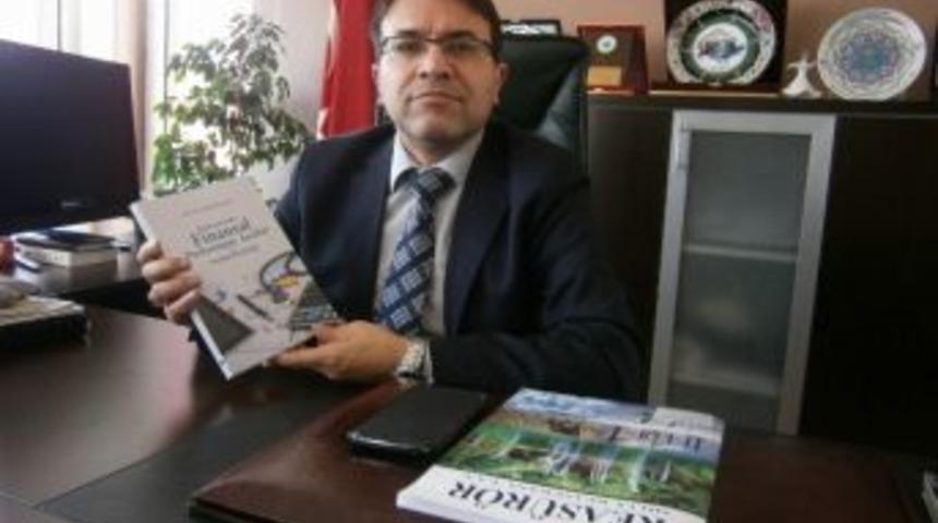 Do&ccedil;. Dr. Kayahan&rsquo;ın "hastanelerde Finansal Performans Analizi Ve S&uuml;rd&uuml;r&uuml;lebilirliği" İsimli Kitabı &Ccedil;ıktı