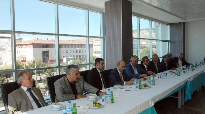 Vali Demirtaş, İş Adamları İle Buluştu