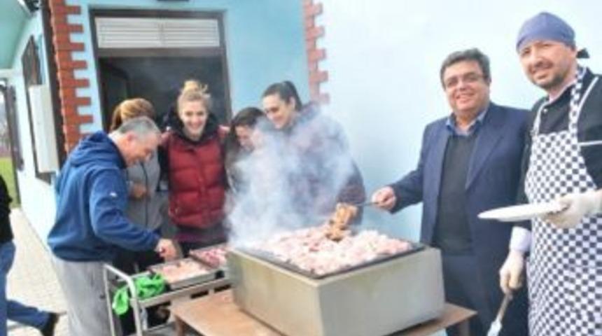 Nil&uuml;fer Belediyespor Moral Depoladı