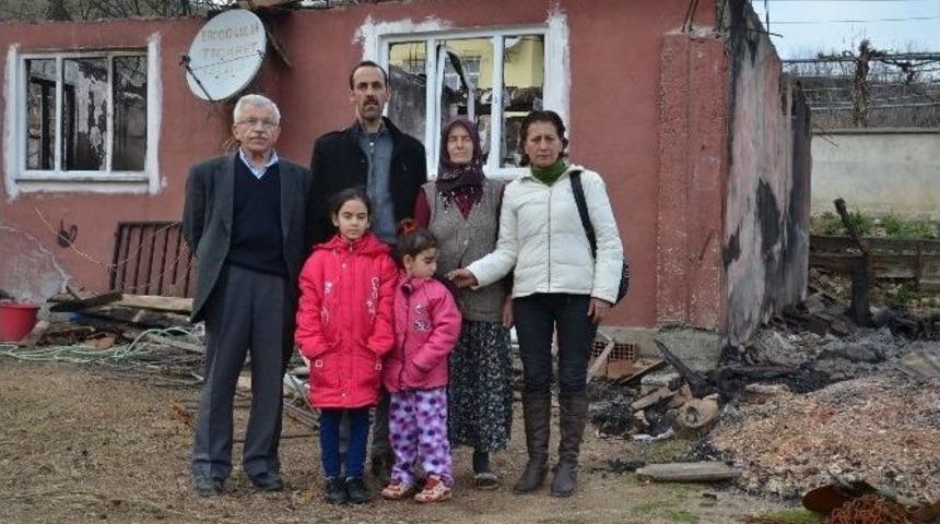 Evi Yanan Aile Yardım Bekliyor