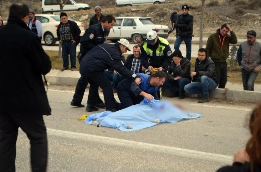 Otomobil Motosiklete &Ccedil;arptı: 1 &Ouml;l&uuml;