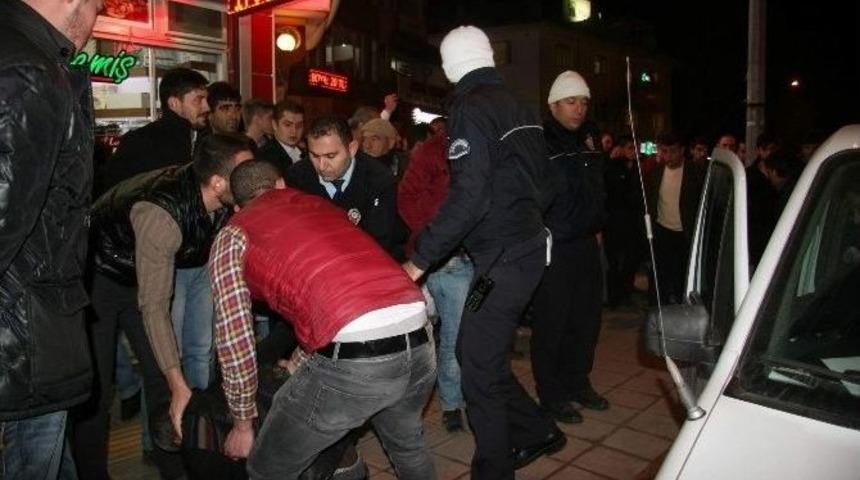 G&ouml;zaltına Alınmamak İ&ccedil;in Yerlere Yattılar