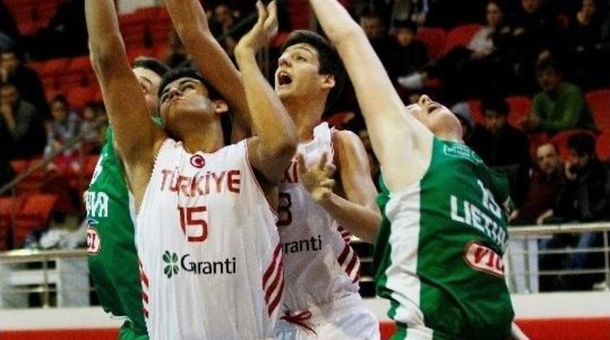 Bakan Kılı&ccedil;, Yıldız Millilere Başarılar Diledi