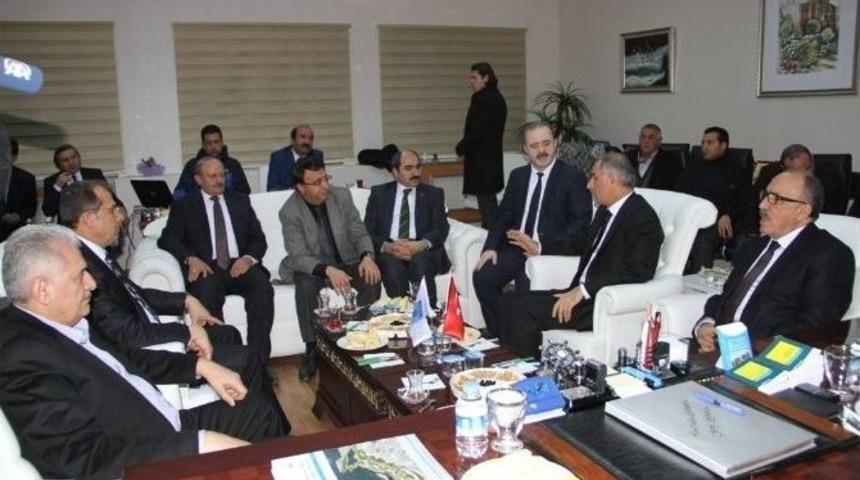 Bakanlar Van&rsquo;dan Ayrıldı