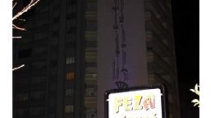 Gen&ccedil; Kız 8. Kattan &Ouml;l&uuml;me Atladı