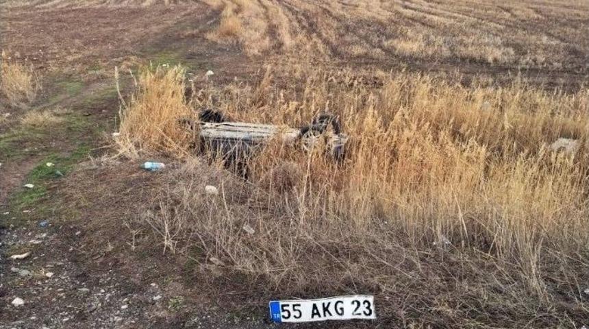 Otomobil Tarlaya U&ccedil;tu