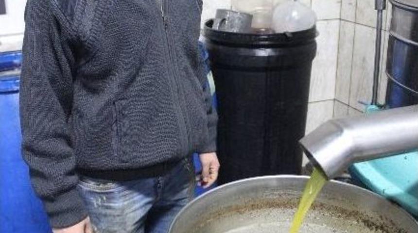 Altın Sıvının Kalitesi İ&ccedil;in 24 Saat &Ccedil;alışıyorlar