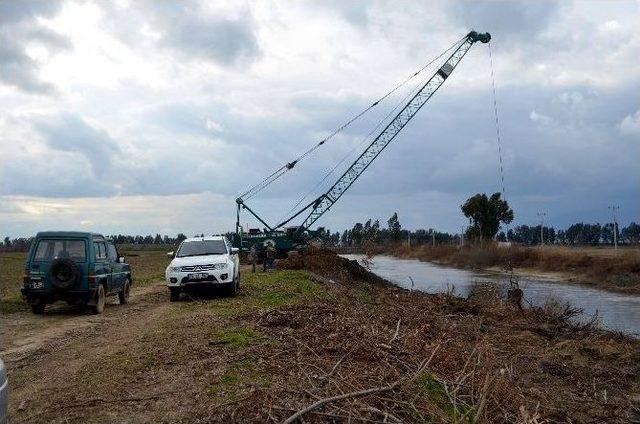 Büyük Menderes Nehri’nde Islah Çalışmaları Söke Ovası’nda Devam Ediyor