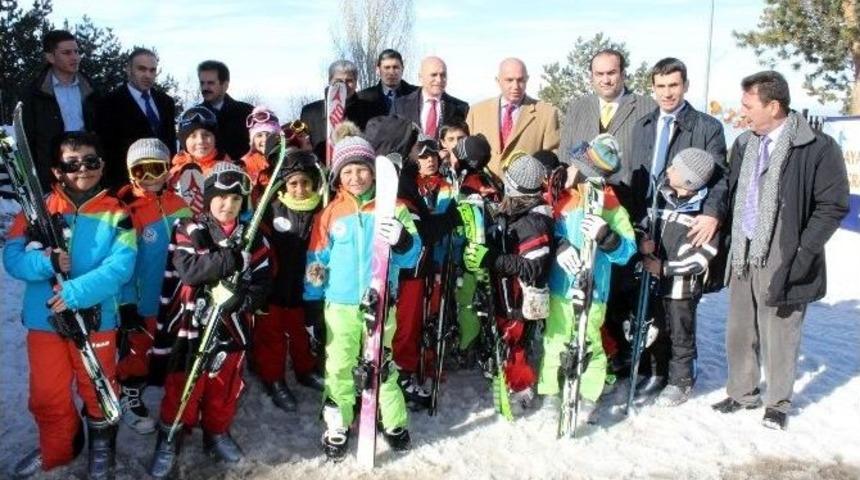 Mustafa Ilıcalı’dan Korkut’a Kayak Teşekkürü