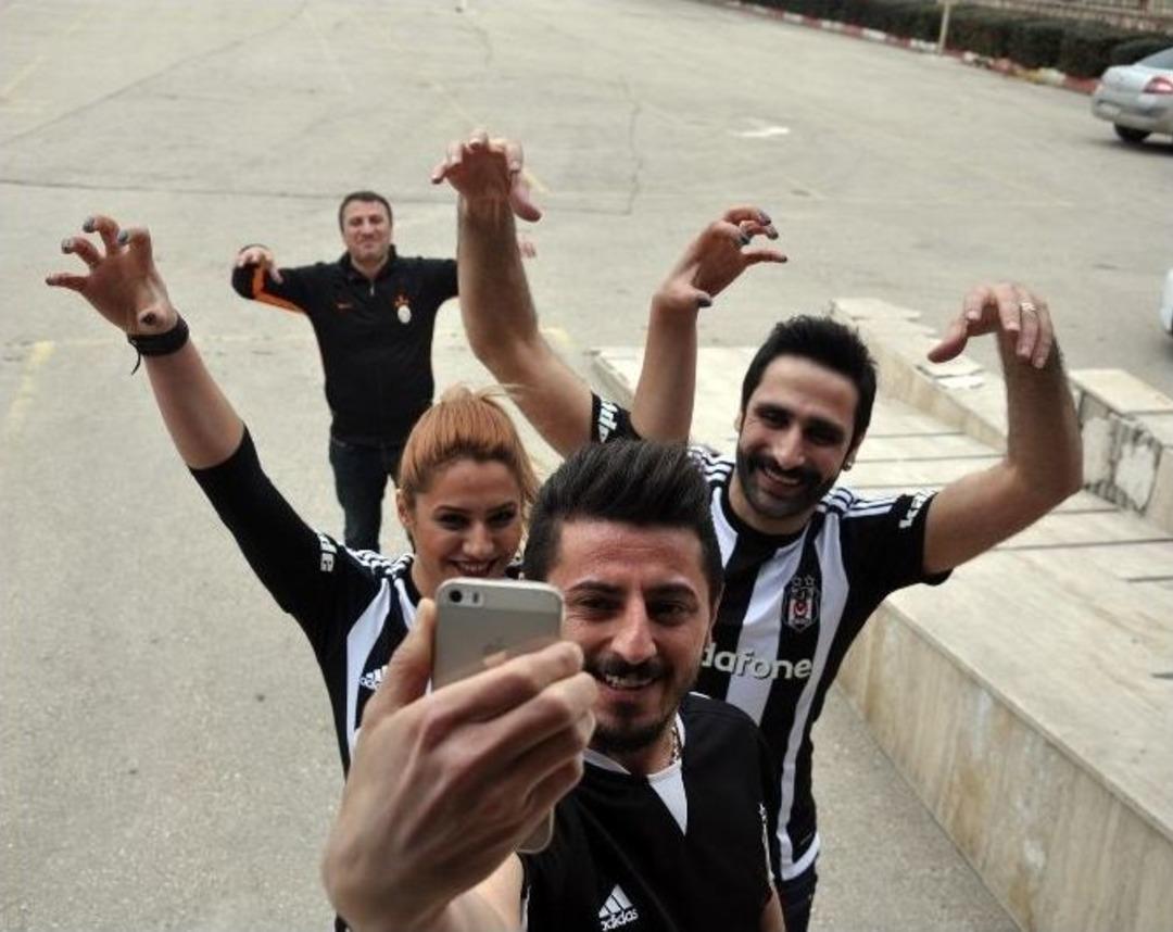 Beşiktaş Aşkı Nikah Masasına Da Yansıdı