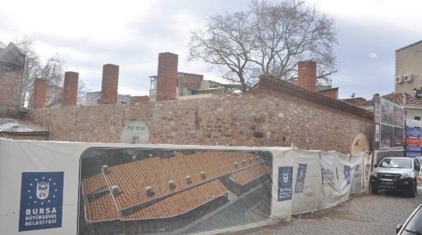 Tarih Yeniden Ayağa Kalkıyor