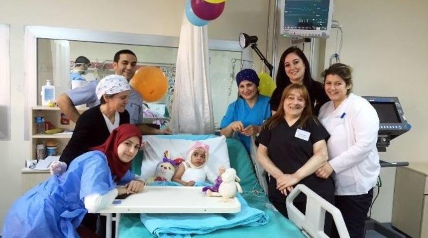 Savaş Mağduru Culya Doğum G&uuml;n&uuml;n&uuml; Yoğun Bakımda Kutladı