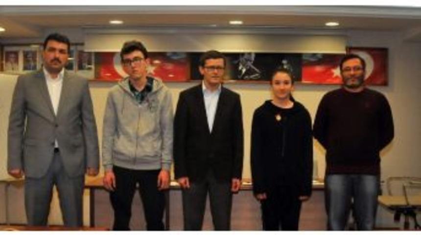 Akşehir Belediyesi&rsquo;nden Başarılı &Ouml;ğrencilere &Ouml;d&uuml;l