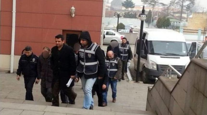 D&uuml;zce Merkezli Fet&ouml;/pdy Operasyonunda G&ouml;zaltına Alınan 13 Kişi Adliyeye Sevk Edildi