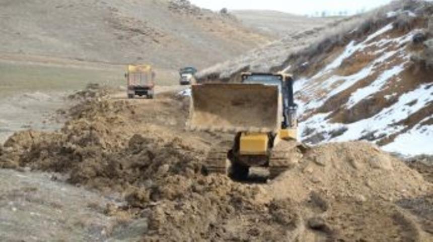 Selametli Mahallesi&rsquo;nde Yol &Ccedil;alışması