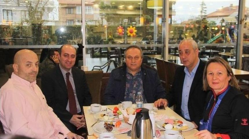 &Ccedil;iftlikk&ouml;y&rsquo;&uuml;n Sultanlarına Moral Kahvaltısı