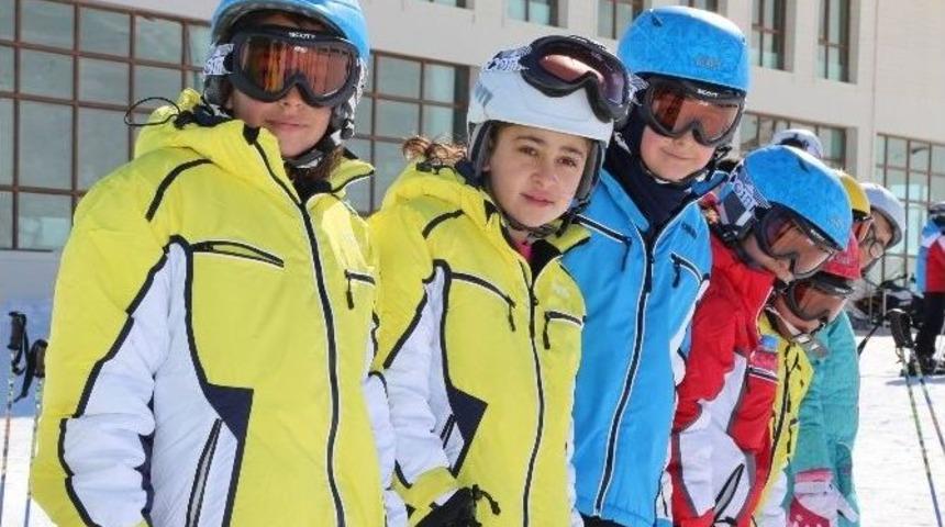 &lsquo;sivas&rsquo;ın Yıldızları Parlıyor&rsquo; Projesinin Tanıtımı Yapıldı