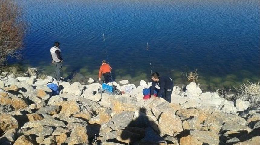 Yalıh&uuml;y&uuml;k&rsquo;te Balık Tutma Yarışması