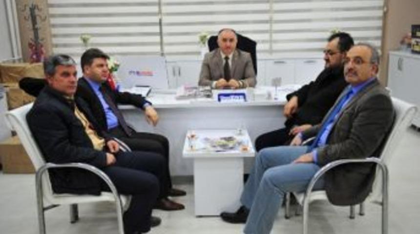 &Ccedil;ağlayan Mesaiye Ak Masalarda Başladı