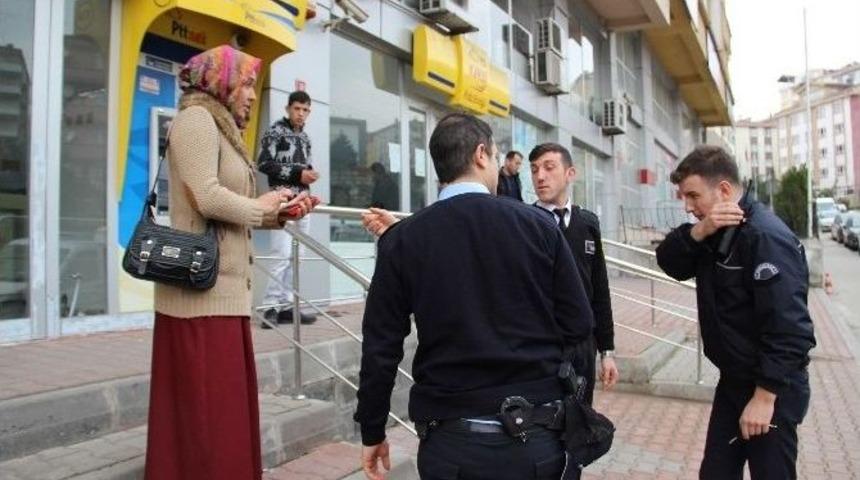 Polis, Gen&ccedil; Kadını İkinci Kez Dolandırılmaması İ&ccedil;in Zor İkna Etti