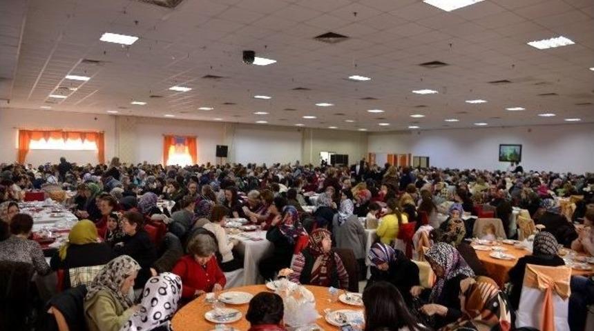 Başkan Ata&ccedil;, Son Bilgilendirme Toplantısında Kadınlarla Bir Araya Geldi