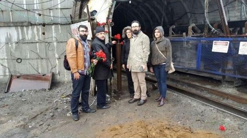 Avukatlardan Maden Ocağına Kırmızı Karanfil