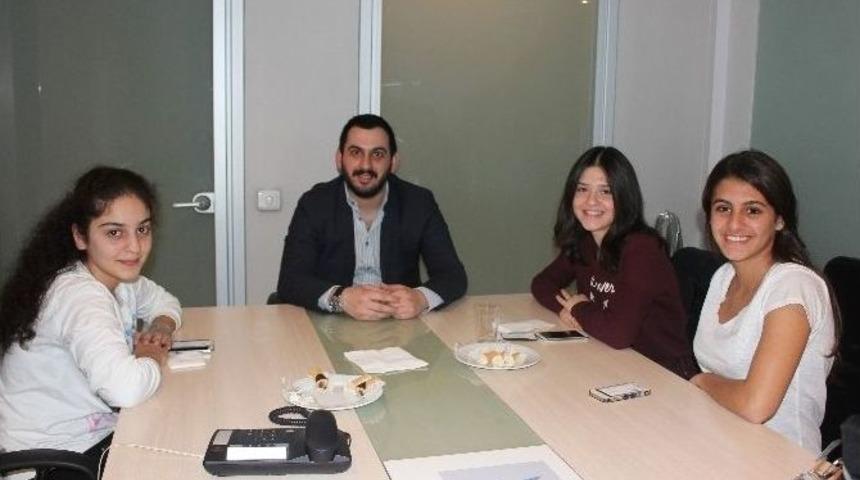 Liseliler Hayallerindeki Meslekleri Mezunlardan Dinliyor