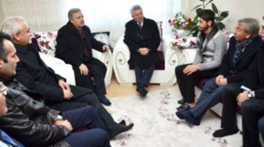 Vali Kahraman, Kahraman Gazi Uzman &Ccedil;avuş Yunus Emre Şimşek&rsquo;i Ziyaret Etti