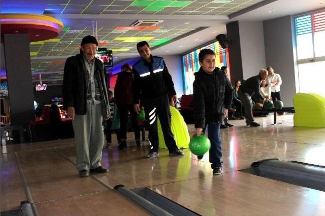 Salihli Emniyet Şehit Ve Gazi &Ccedil;ocuklarını Unutmadı