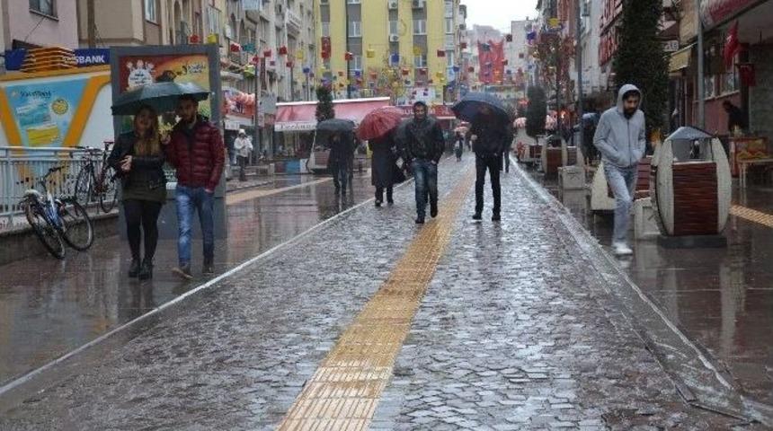 Balıkesir&rsquo;de Sağanak Yağış