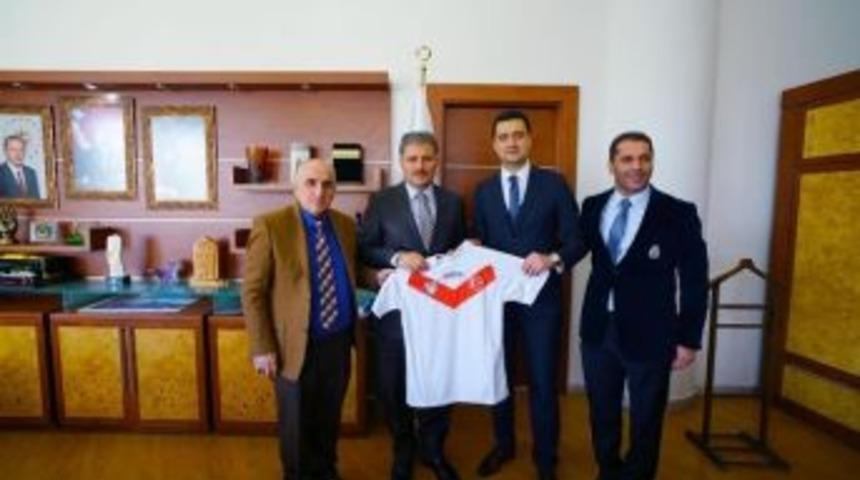 T&uuml;rkiye Hokey Federasyonu Başkanından, Başkan &Ccedil;akır&rsquo;a Ziyaret