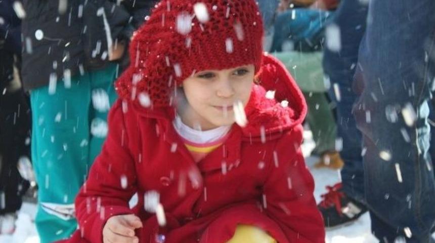 Mersin&rsquo;de Kar Festivali Başladı