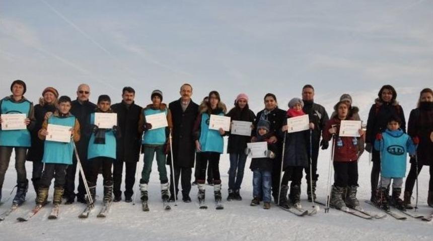 Vali Yavuz Kayak Merkezini İnceledi