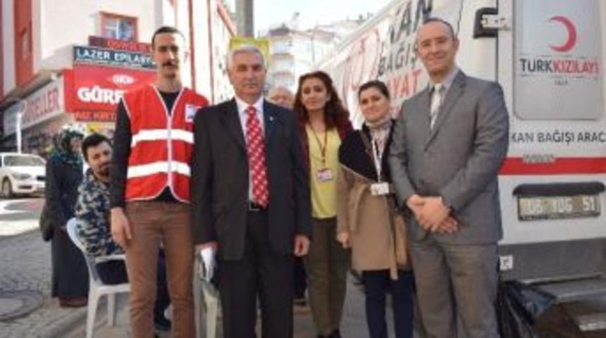 Giresun’da En Fazla Kadınlar Kan Veriyor