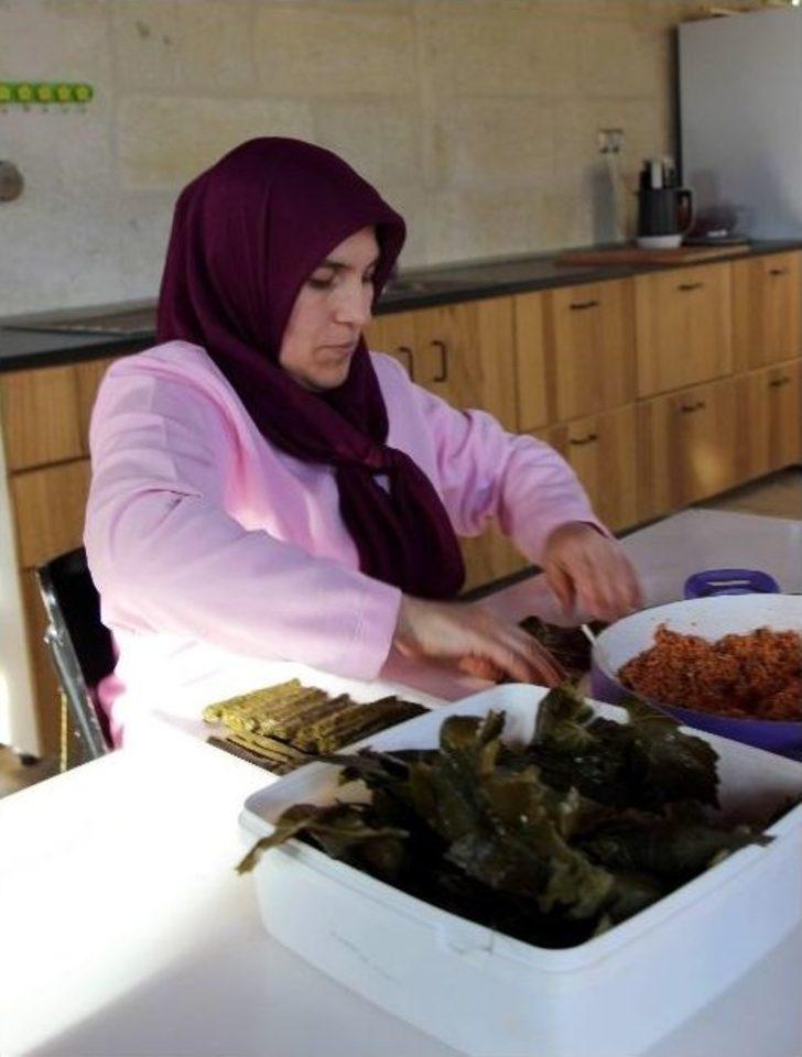 (özel Haber) Bu Restoranda Sadece Kadınlar Çalışıyor G4